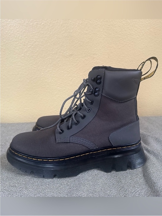 Dr. Martens \
